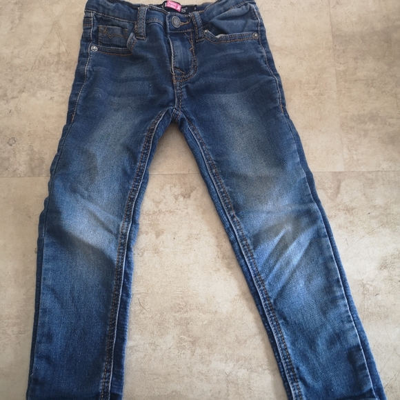 Girls size 4T denim jeans - Picture 3 of 4